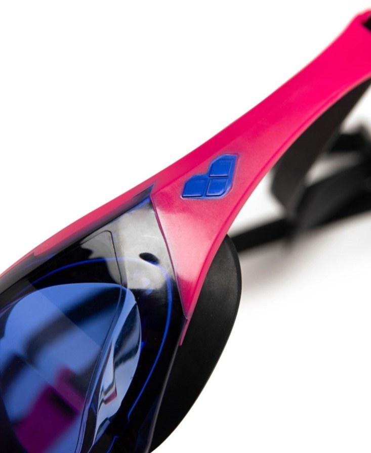 Arena Cobra Edge Swipe